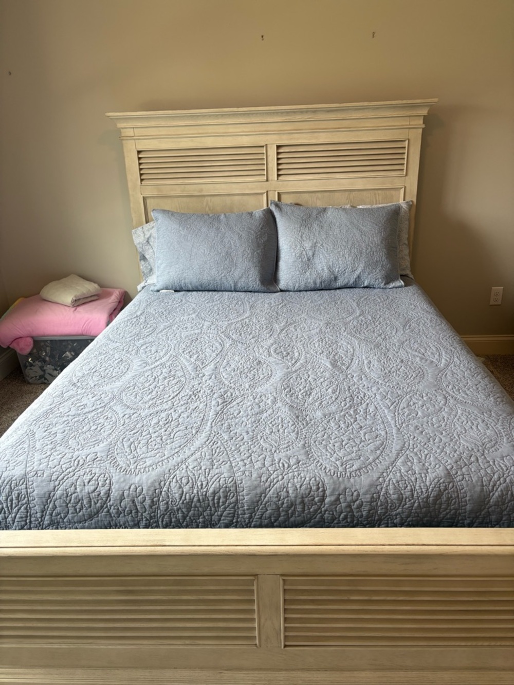 Threshold Light Blue Quilted Coverlet with Paisley Stitching w/ 2 Pillow Shams